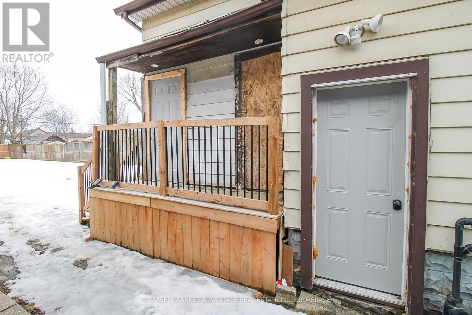 UPPER - 181 WELLAND STREET Image 13