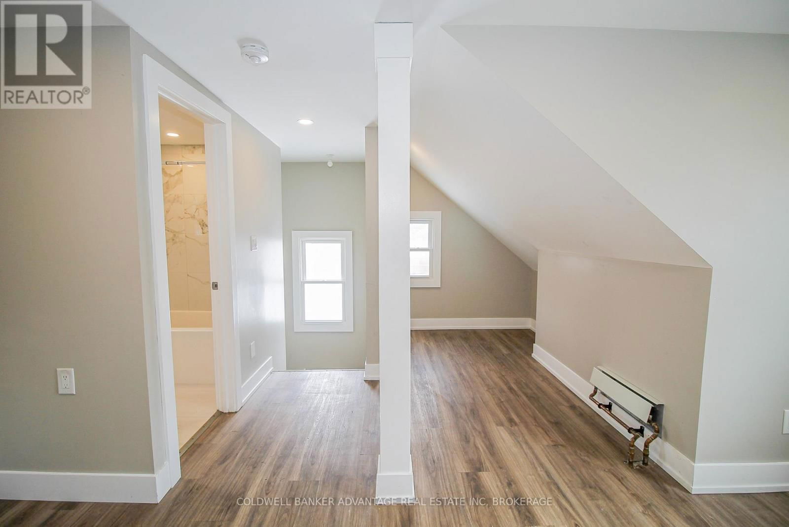 UPPER - 181 WELLAND STREET Image 2