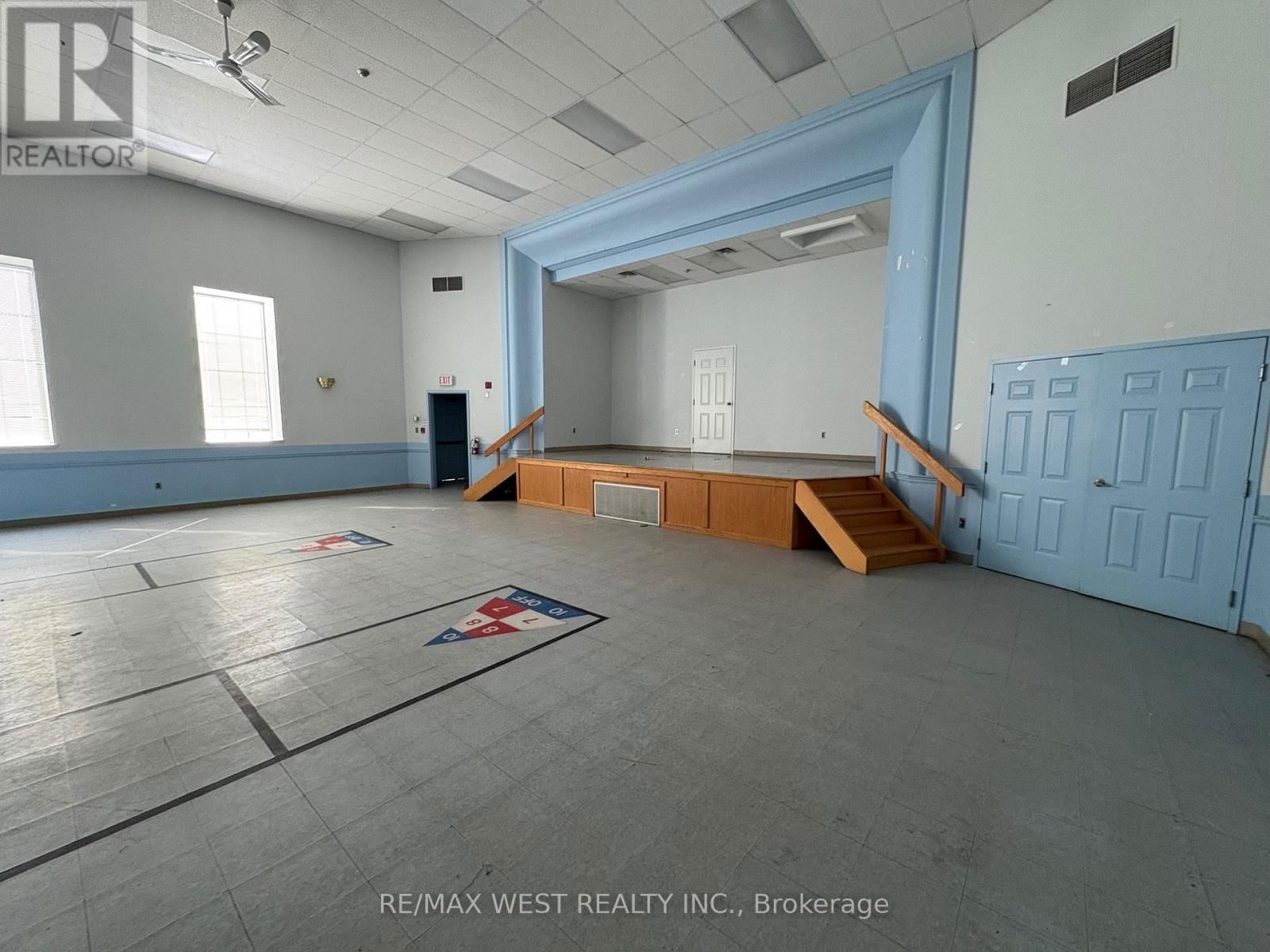 343 MERRITT STREET WEST Image 22