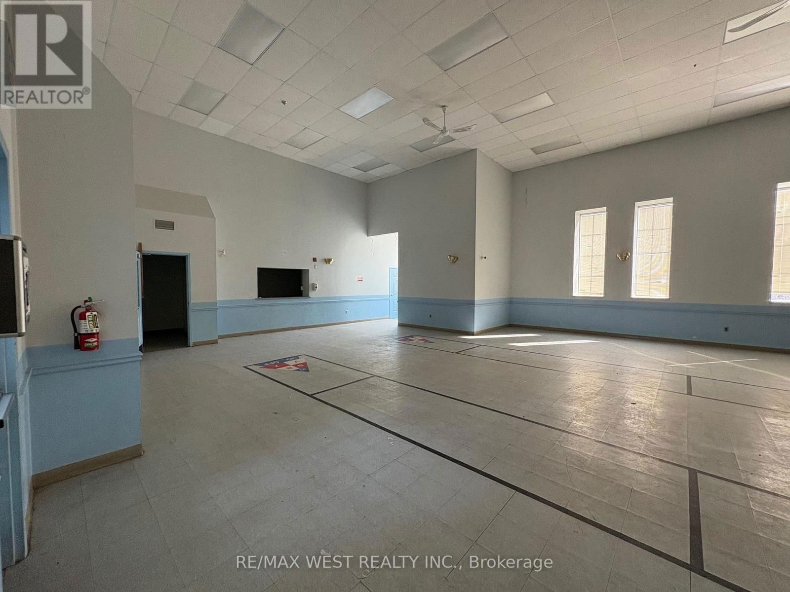343 MERRITT STREET WEST Image 23