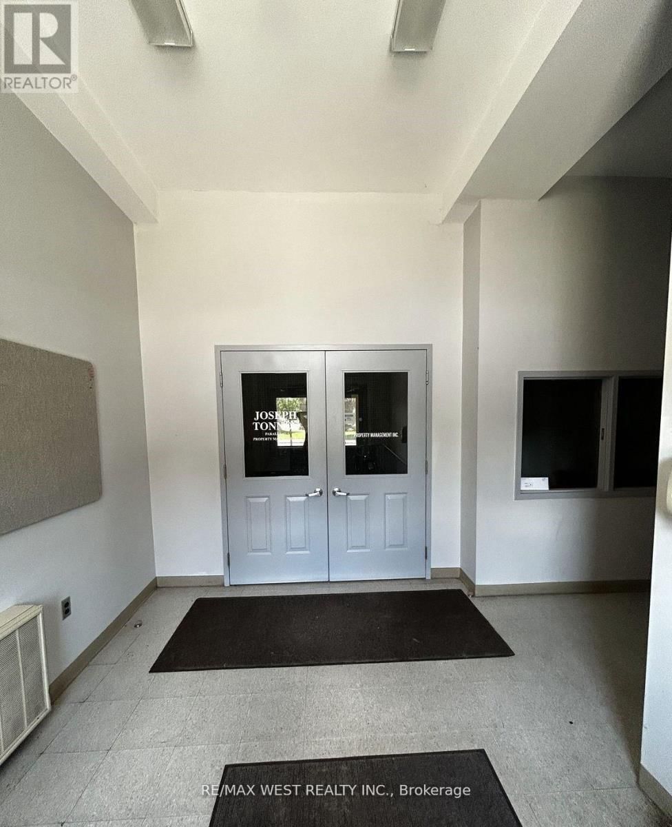 343 MERRITT STREET WEST Image 6