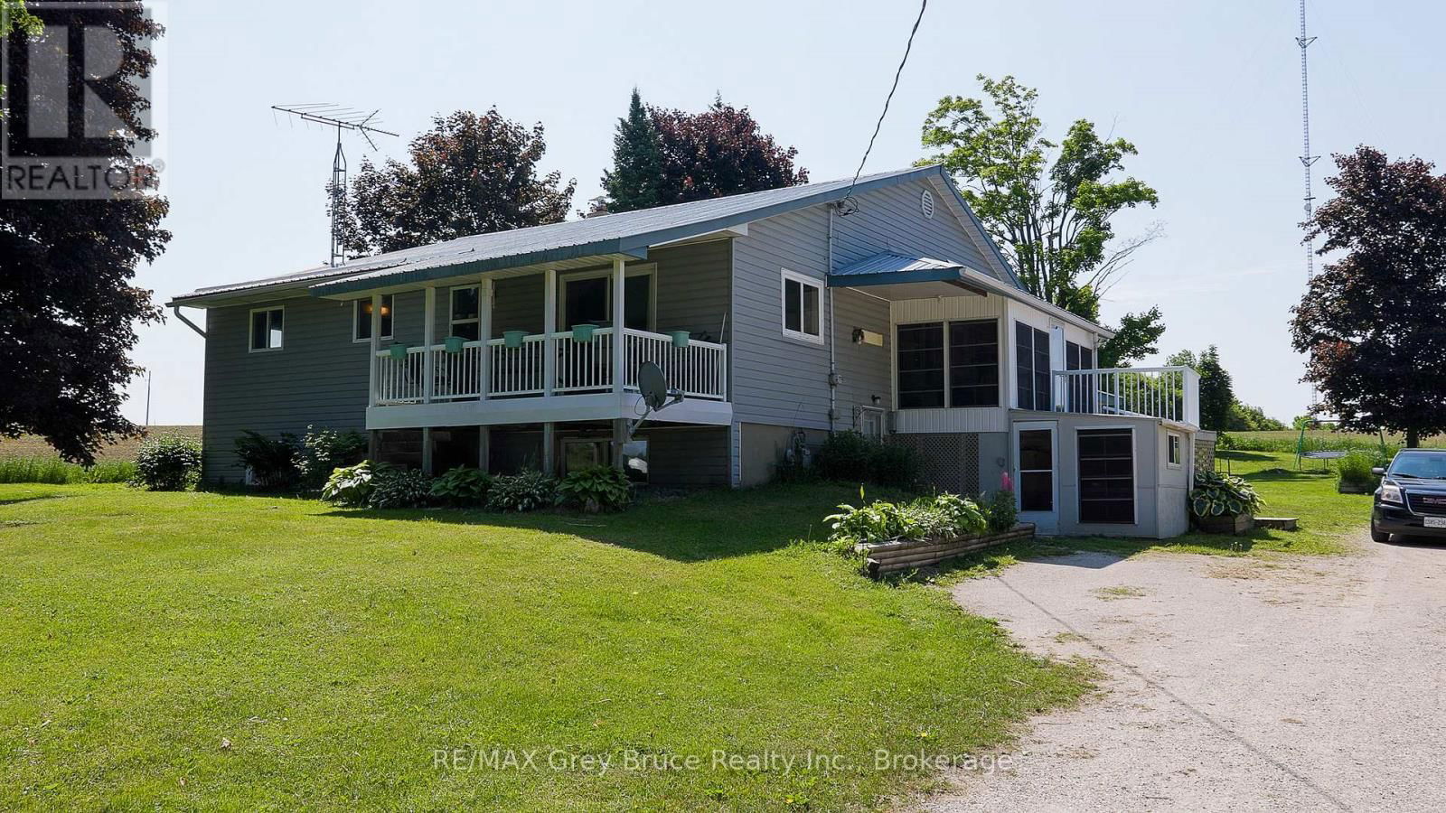283 6 CORNERS Image 1
