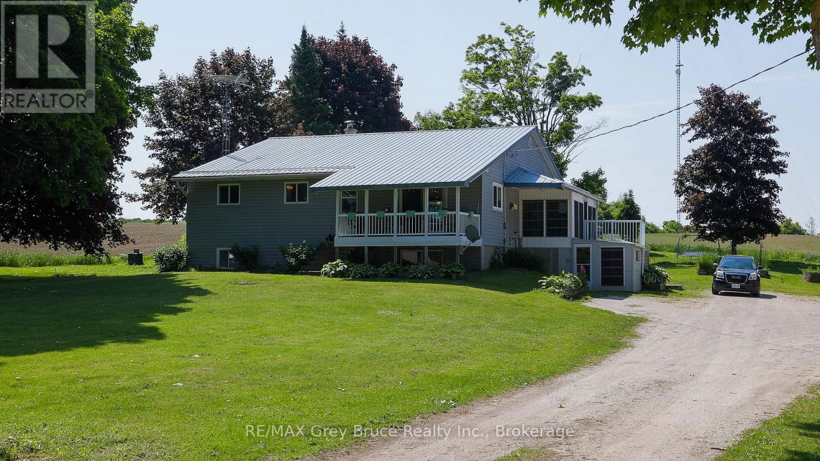 283 6 CORNERS Image 2