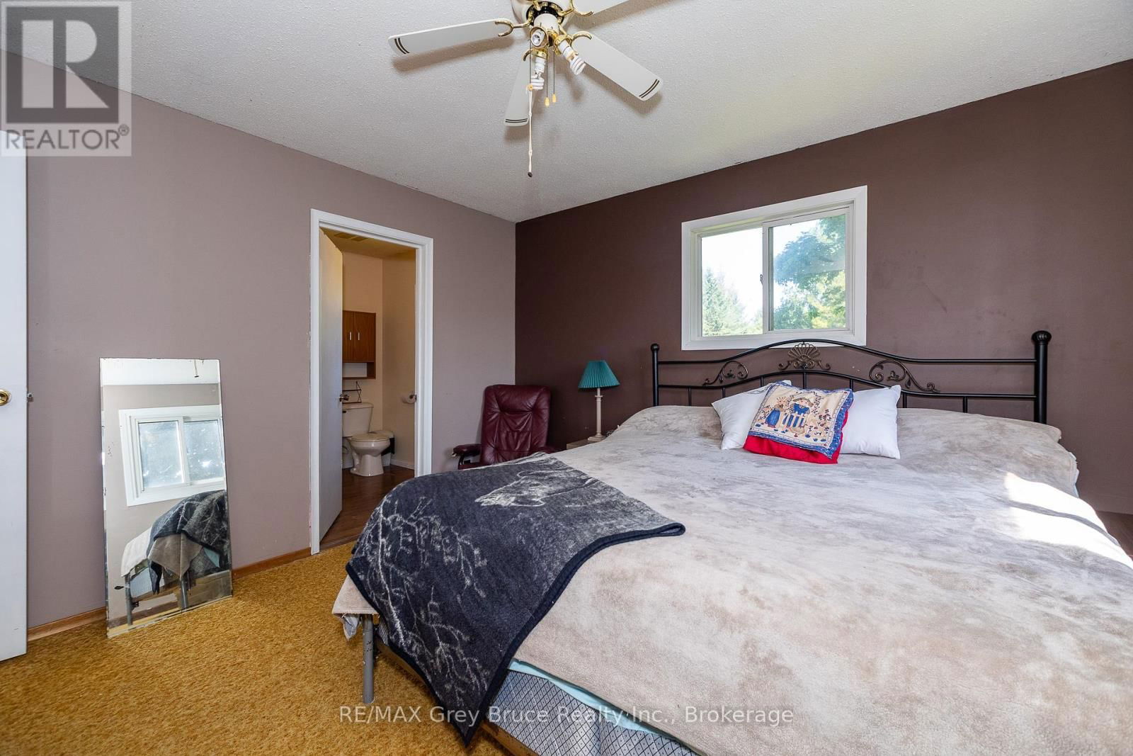 283 6 CORNERS Image 20