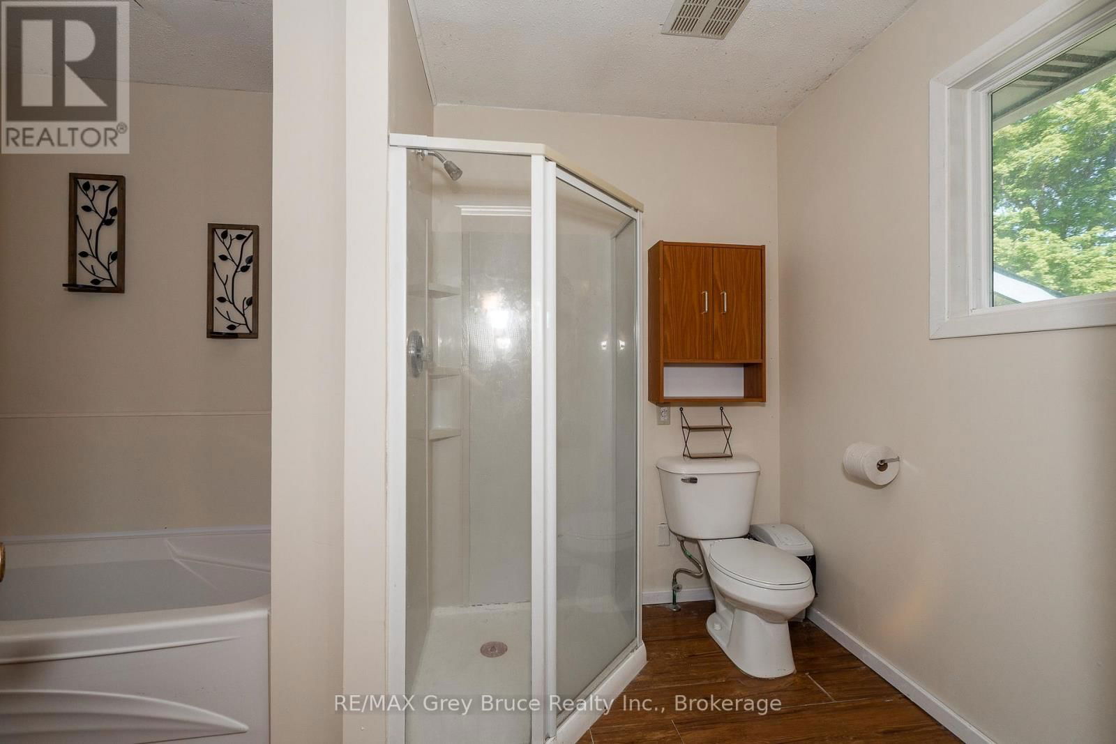 283 6 CORNERS Image 22