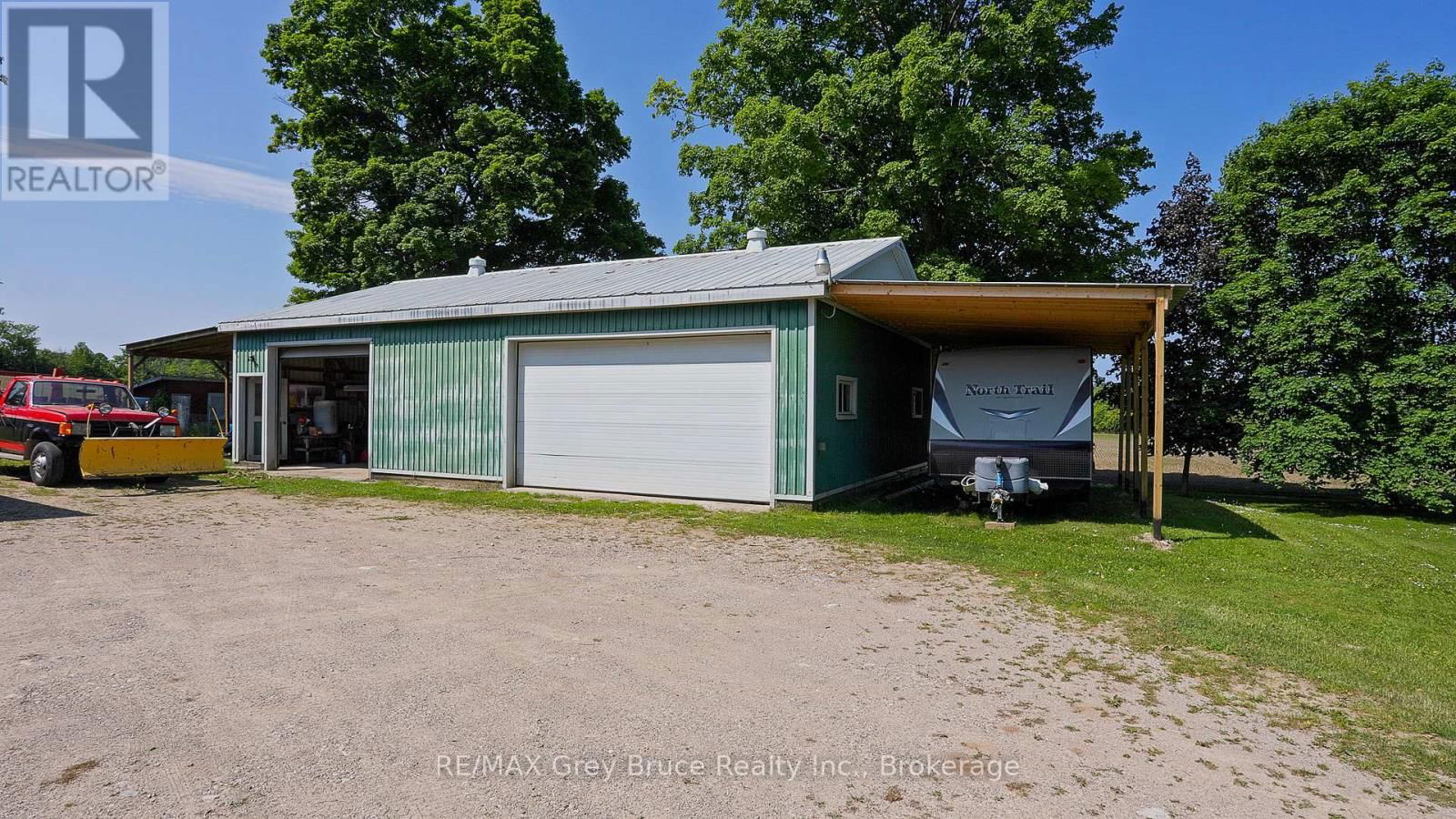 283 6 CORNERS Image 4