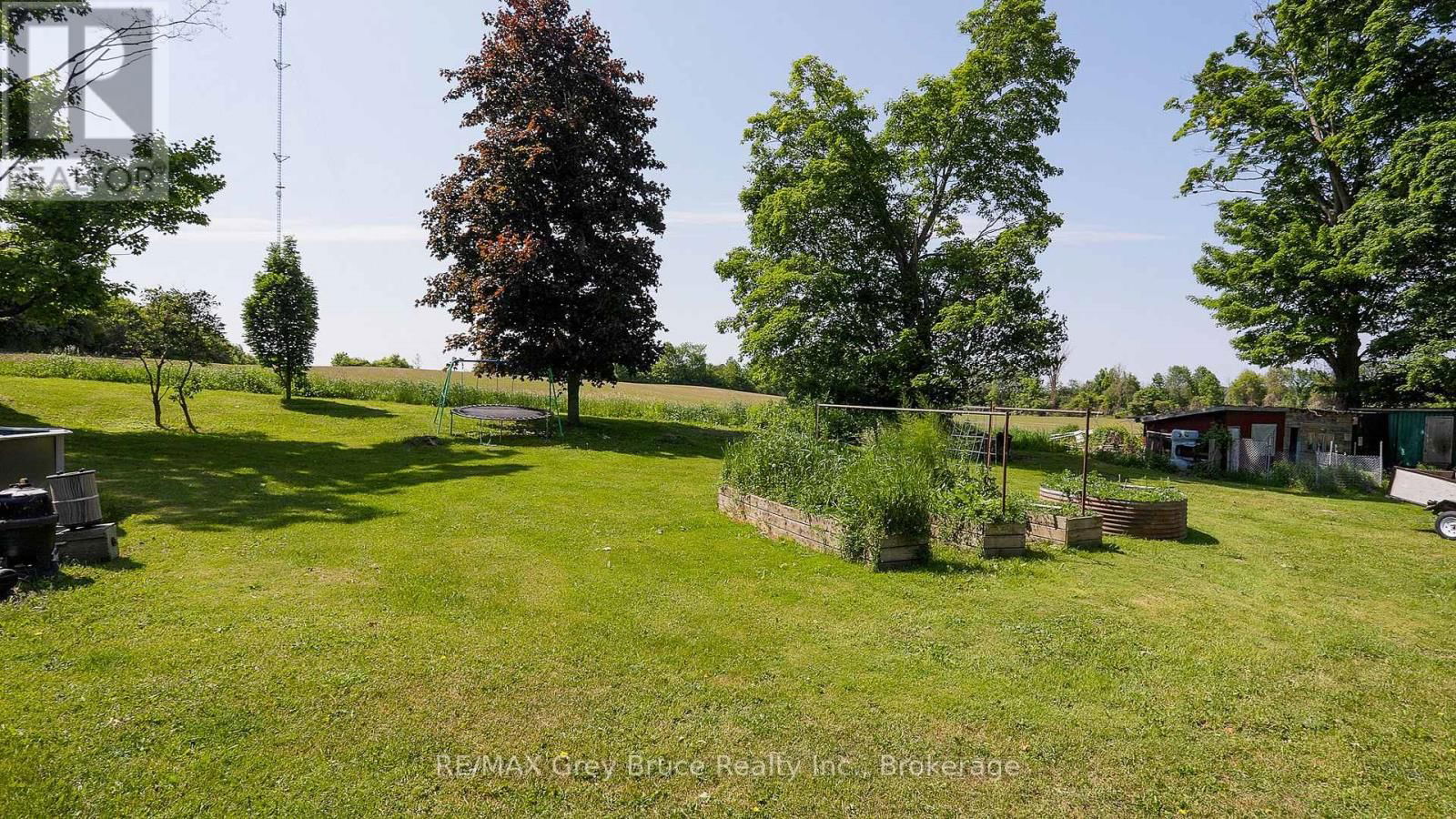 283 6 CORNERS Image 45