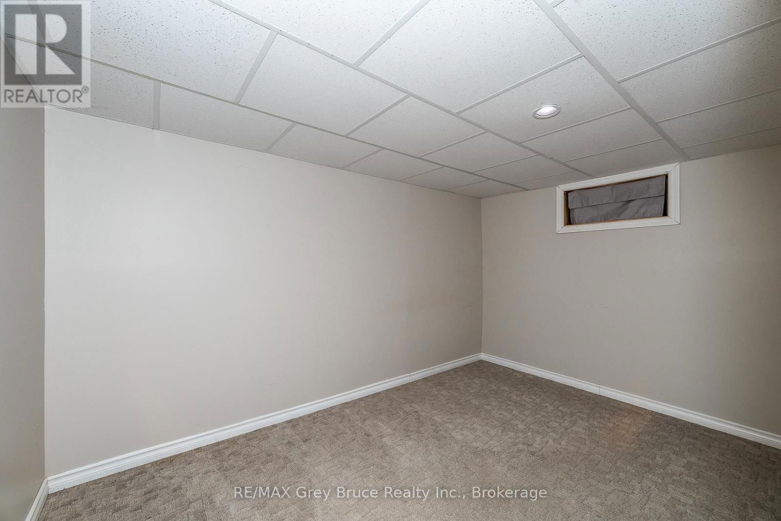 283 6 CORNERS Image 8