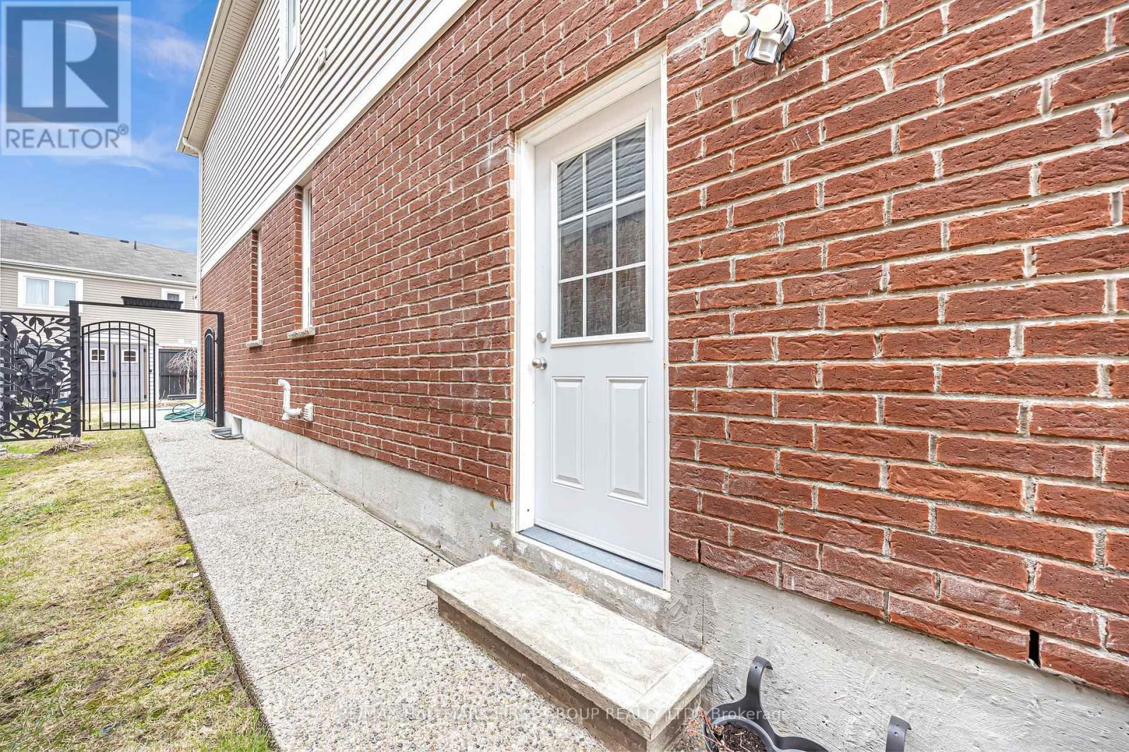 39 WANNAMAKER CRESCENT Image 37