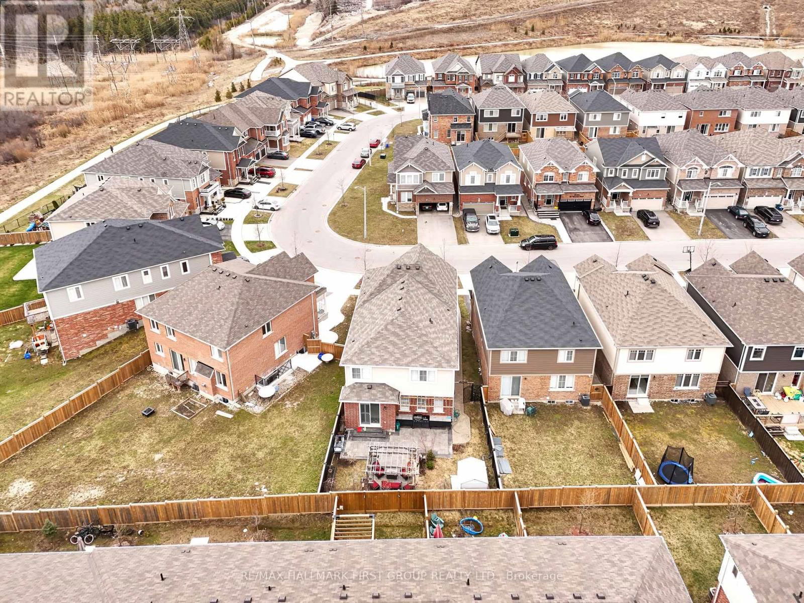 39 WANNAMAKER CRESCENT Image 44