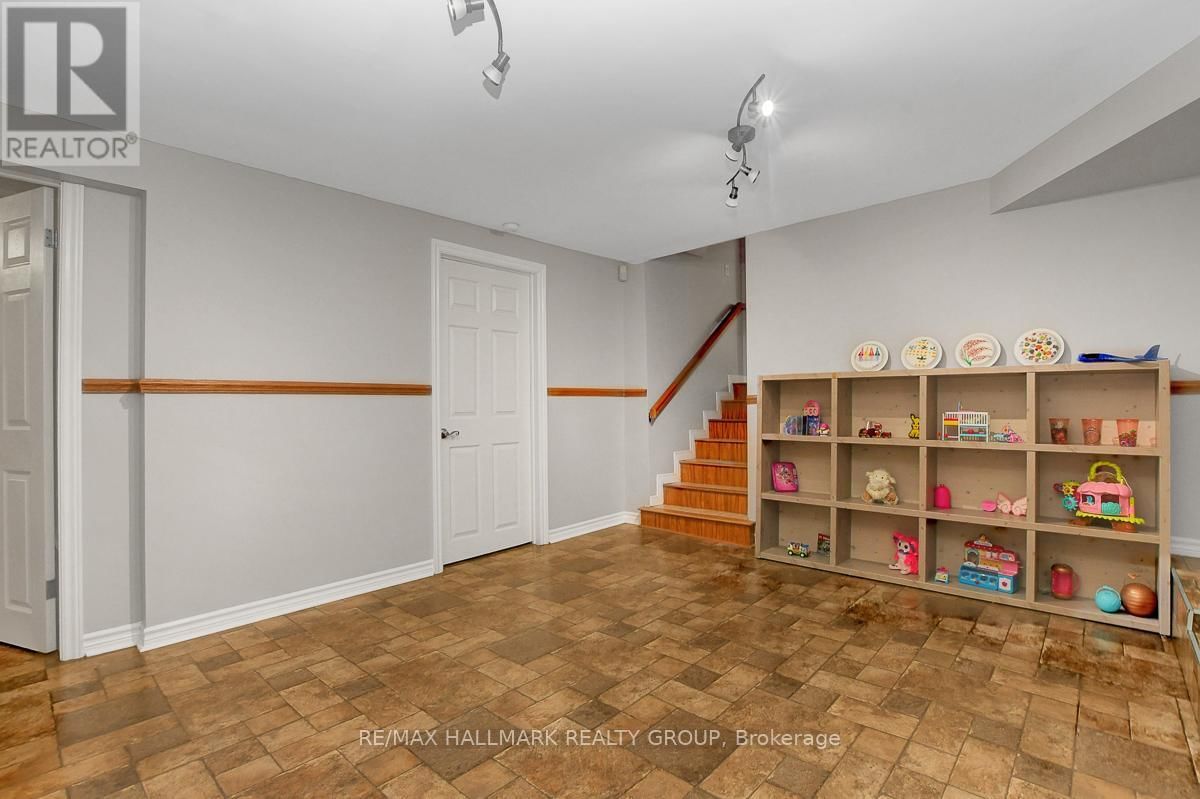 17 BRIGADE AVENUE Image 39