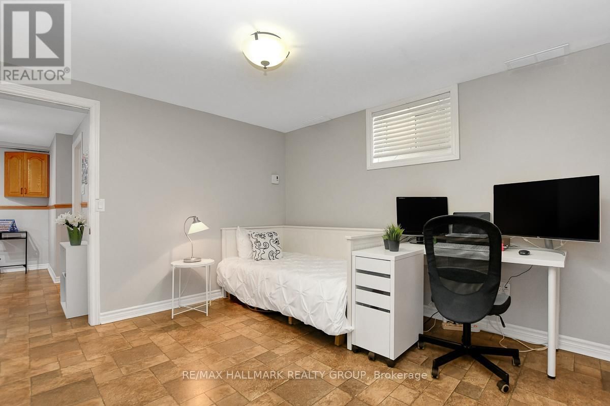 17 BRIGADE AVENUE Image 41