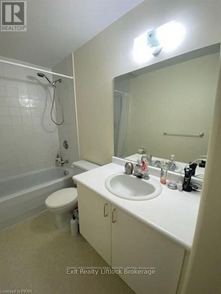 1055 BAKER STREET Image 22