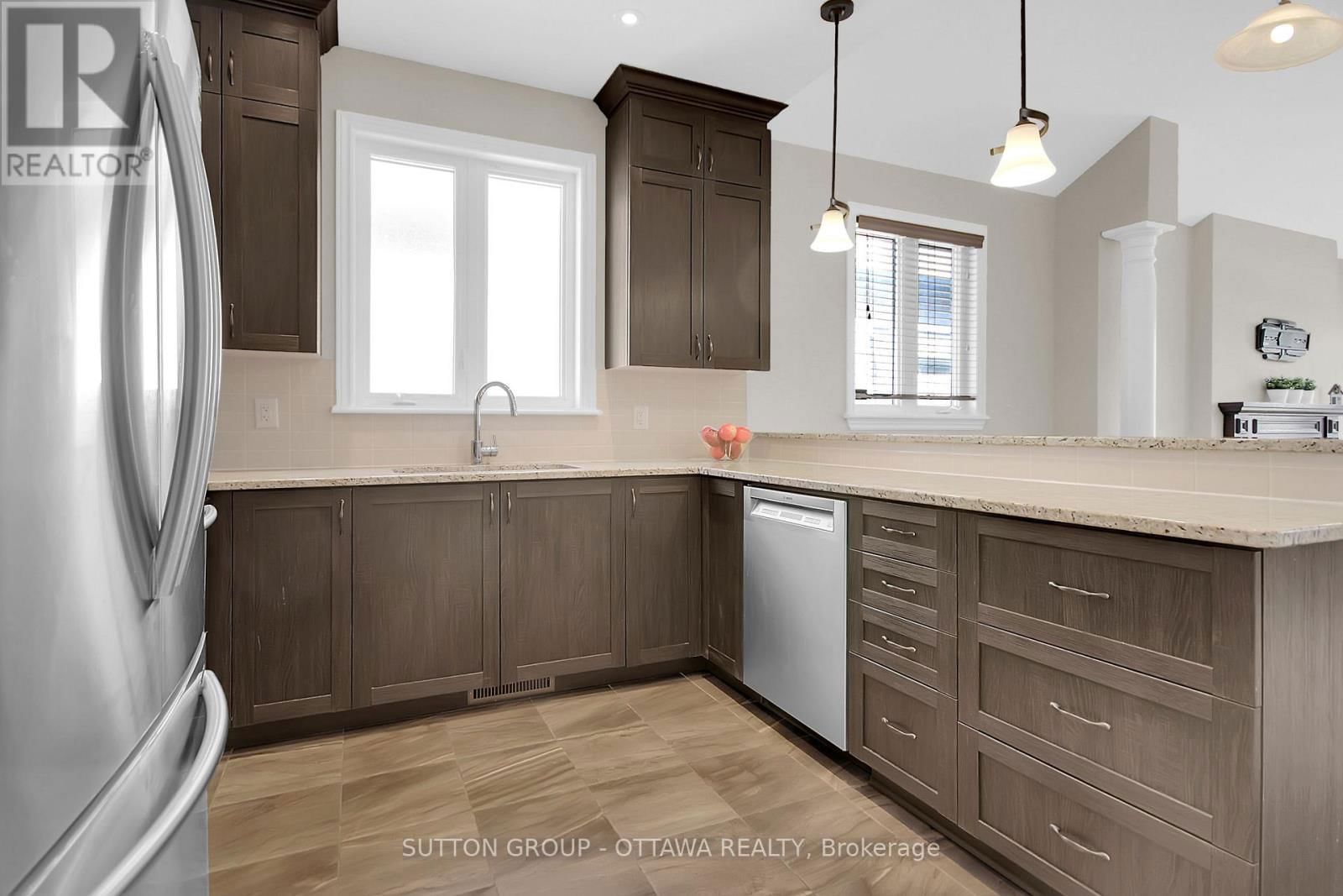 809 CARNELIAN CRESCENT Image 13