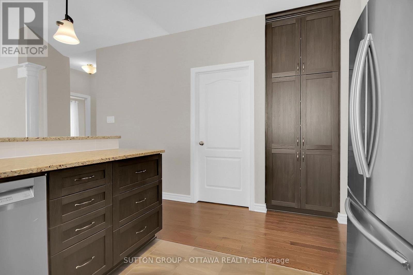 809 CARNELIAN CRESCENT Image 14