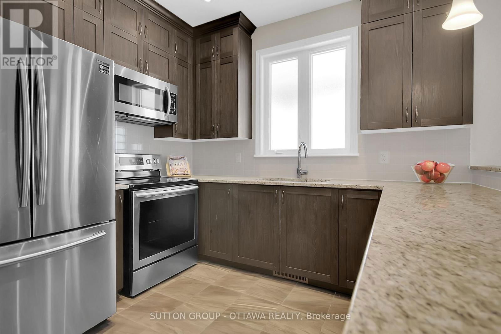 809 CARNELIAN CRESCENT Image 15