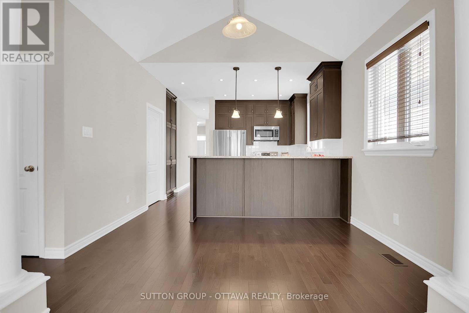 809 CARNELIAN CRESCENT Image 16