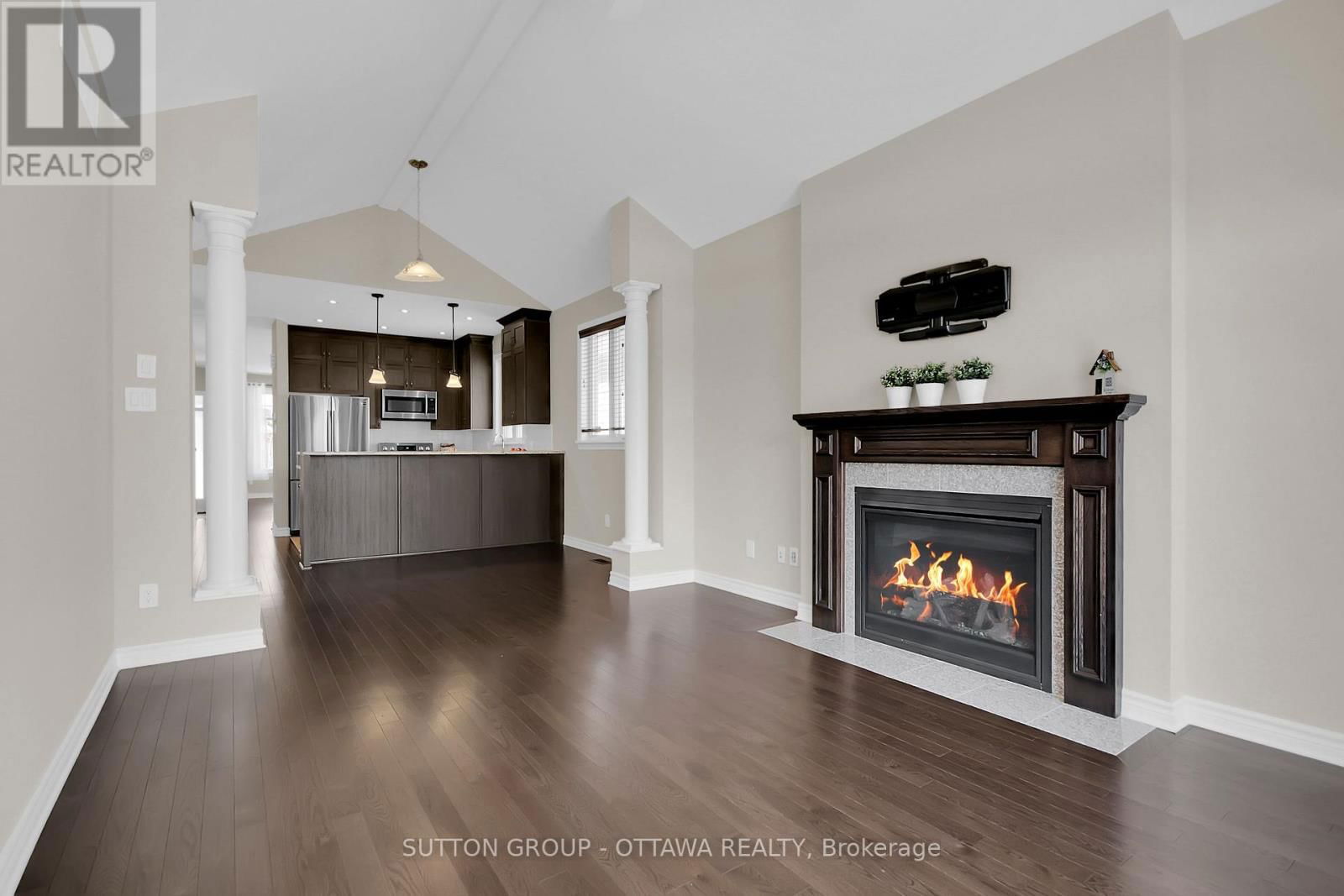 809 CARNELIAN CRESCENT Image 17