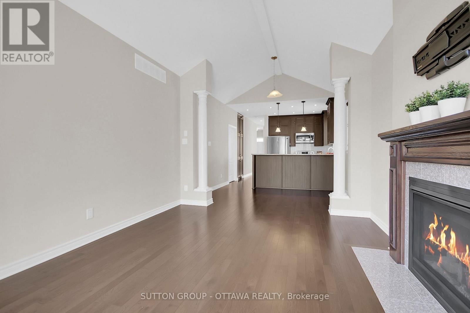 809 CARNELIAN CRESCENT Image 18