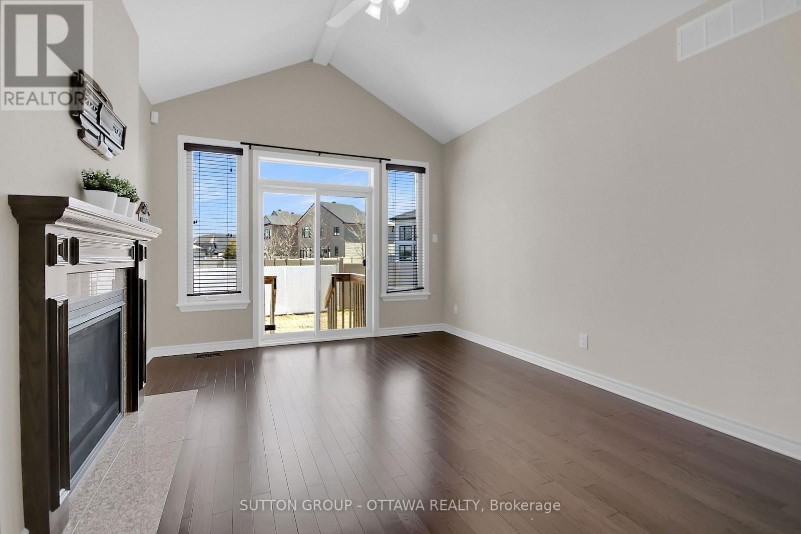 809 CARNELIAN CRESCENT Image 22