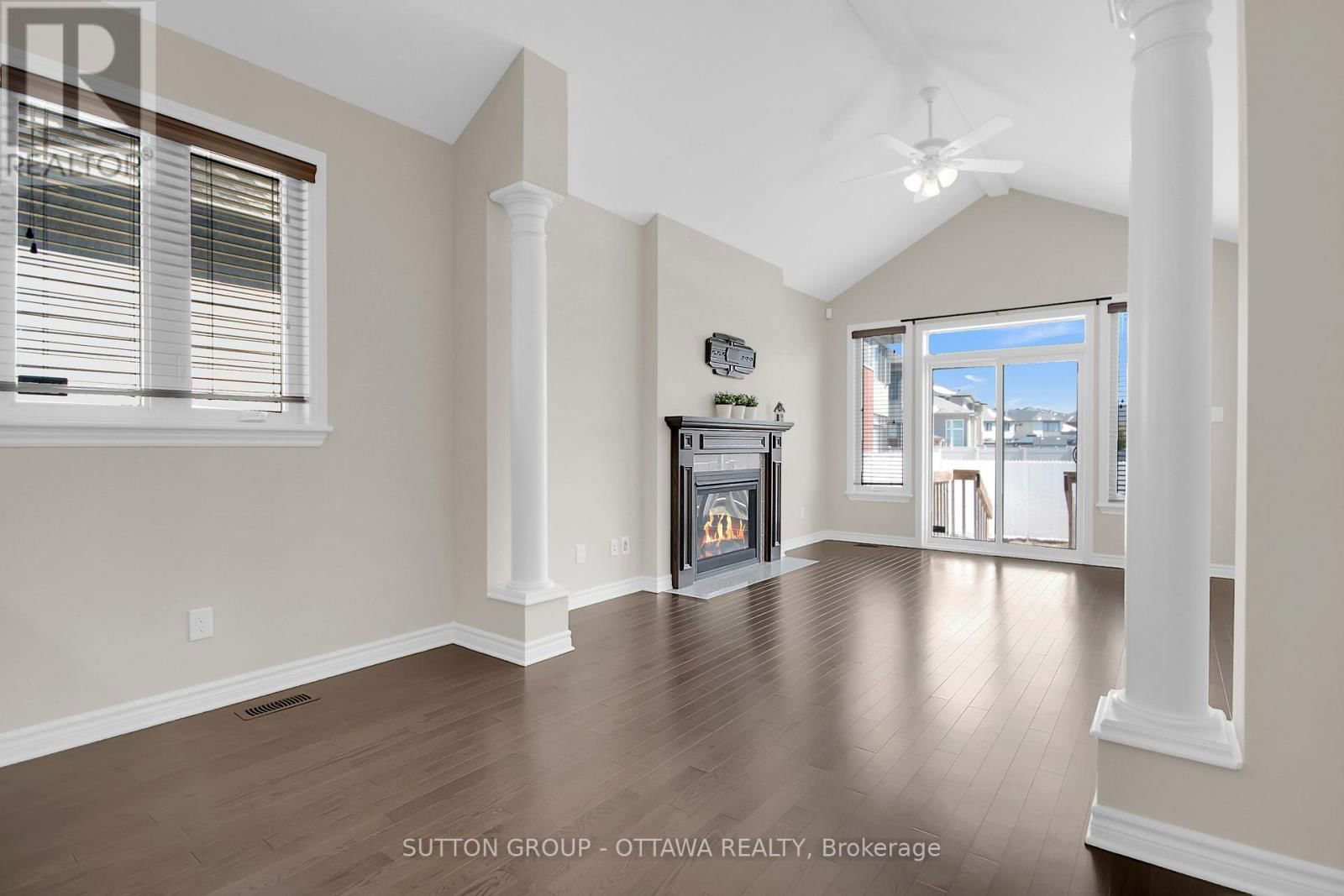 809 CARNELIAN CRESCENT Image 23