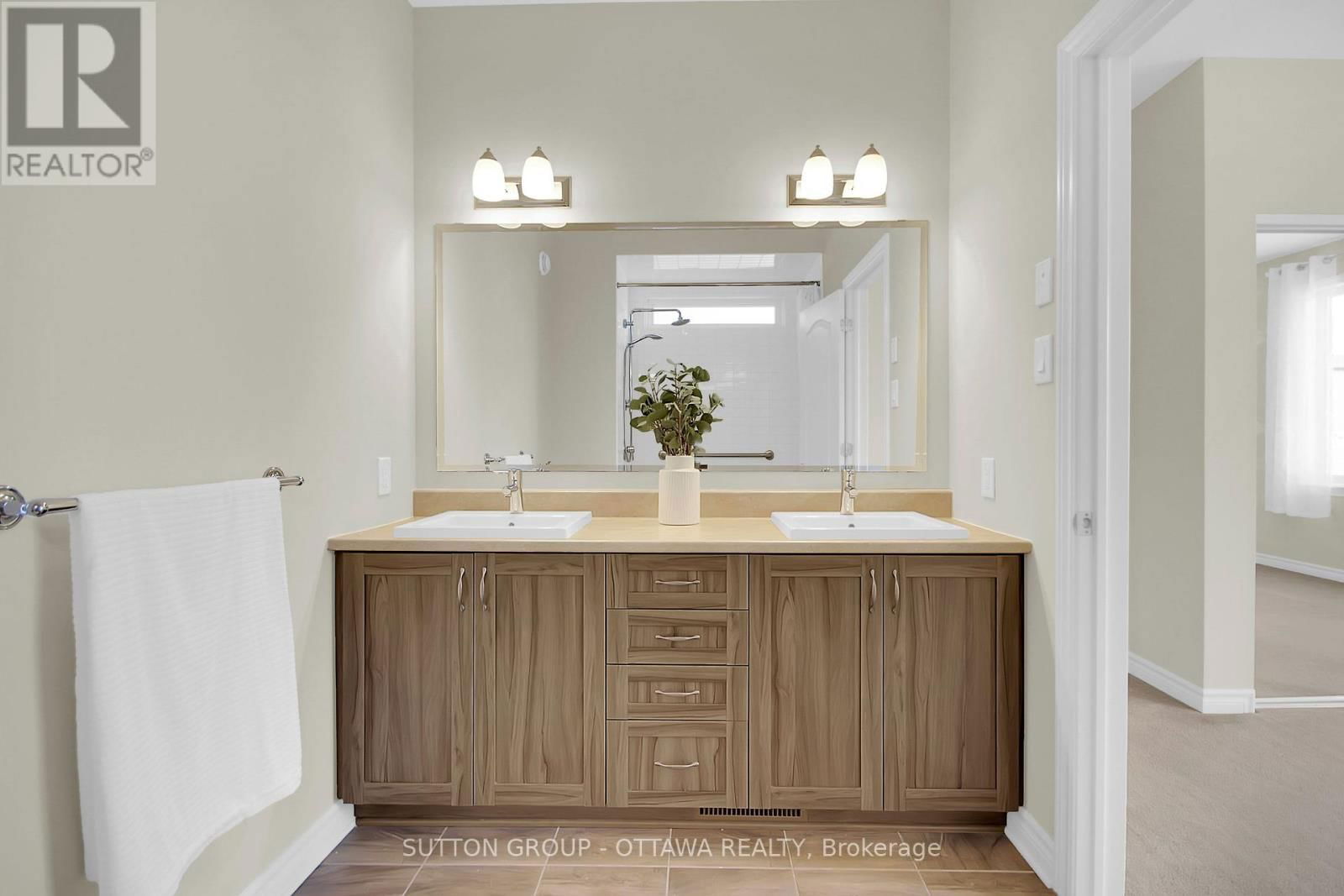 809 CARNELIAN CRESCENT Image 31