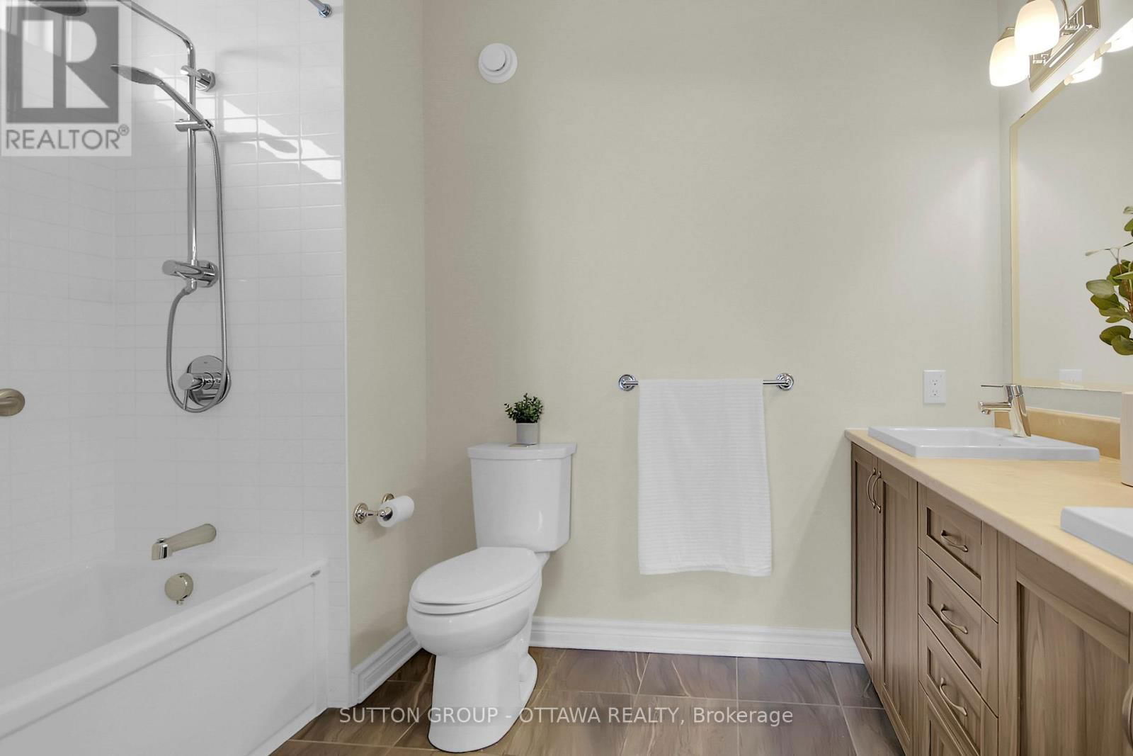809 CARNELIAN CRESCENT Image 32
