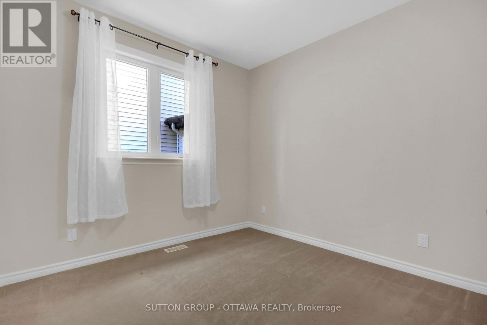 809 CARNELIAN CRESCENT Image 34