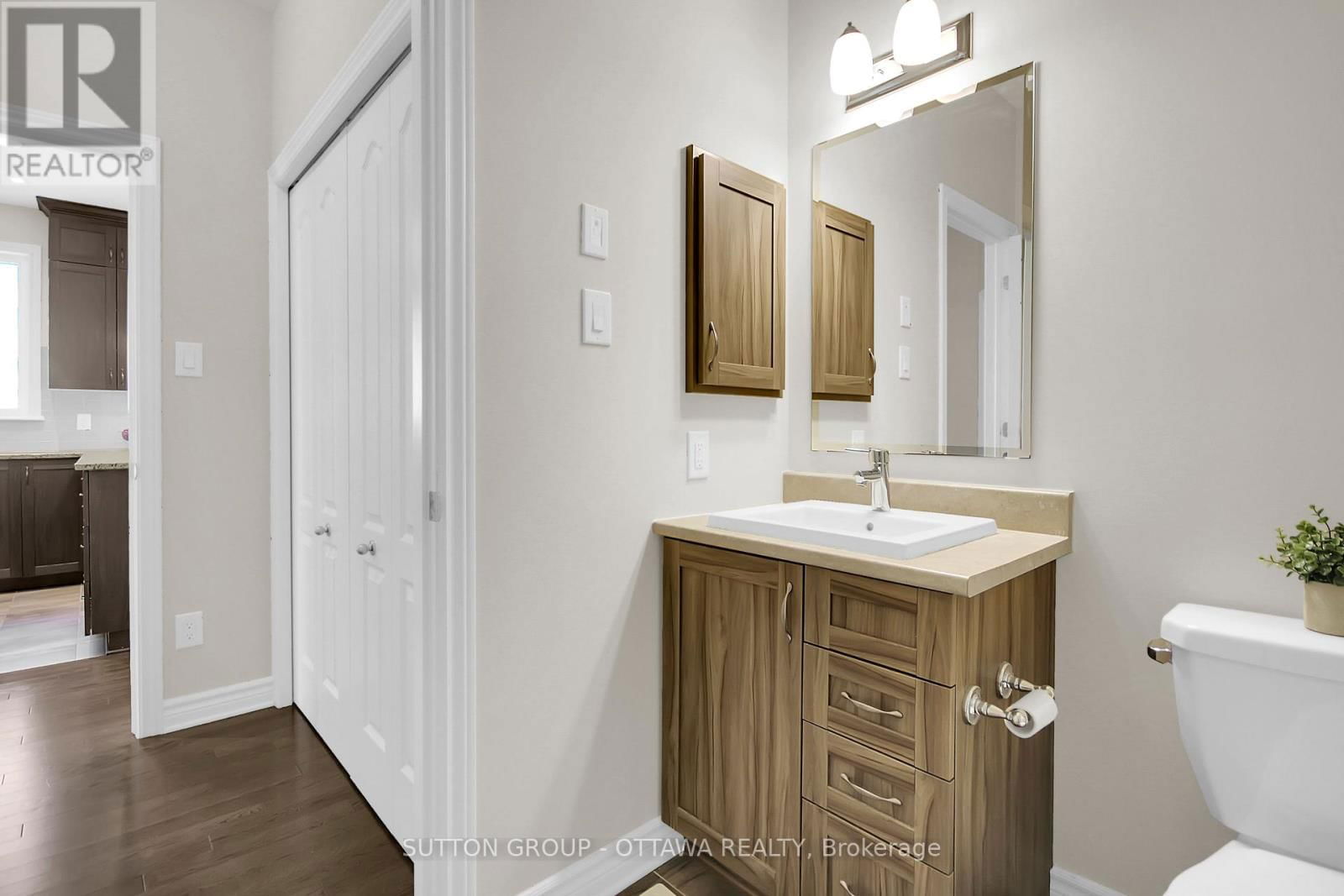 809 CARNELIAN CRESCENT Image 38