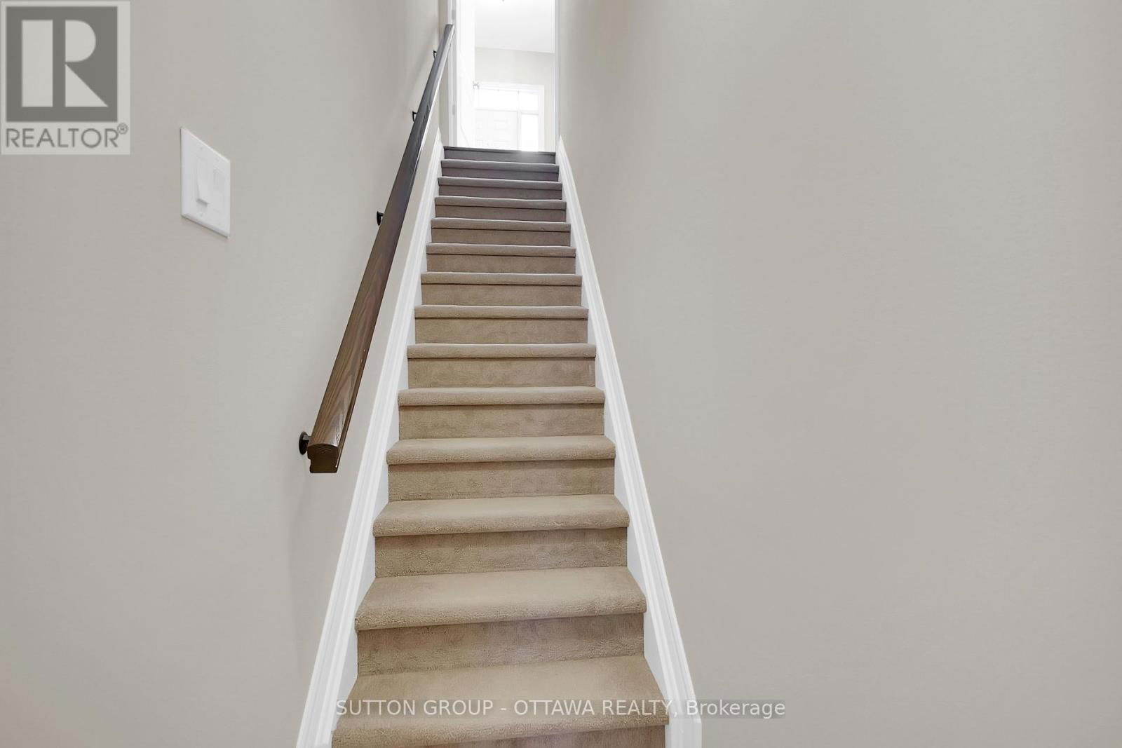 809 CARNELIAN CRESCENT Image 39