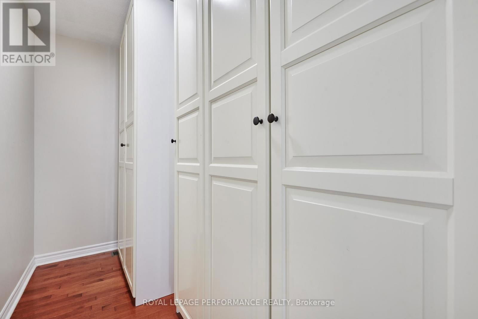 1896 NORTHLANDS DRIVE Image 20