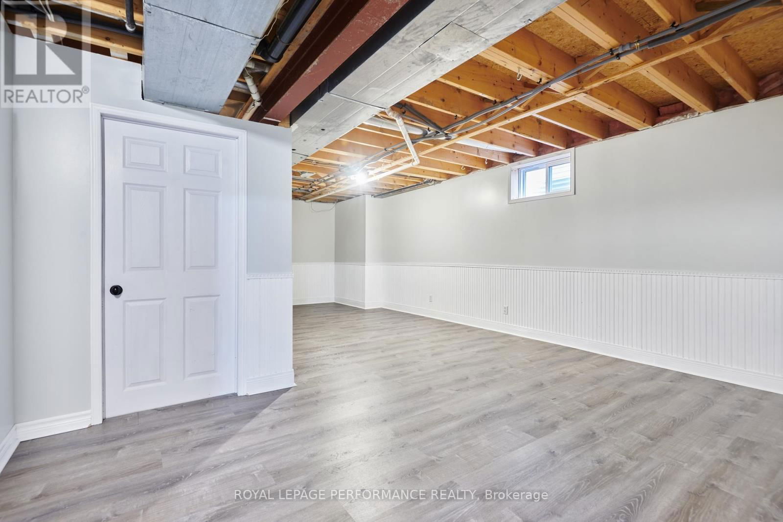 1896 NORTHLANDS DRIVE Image 28