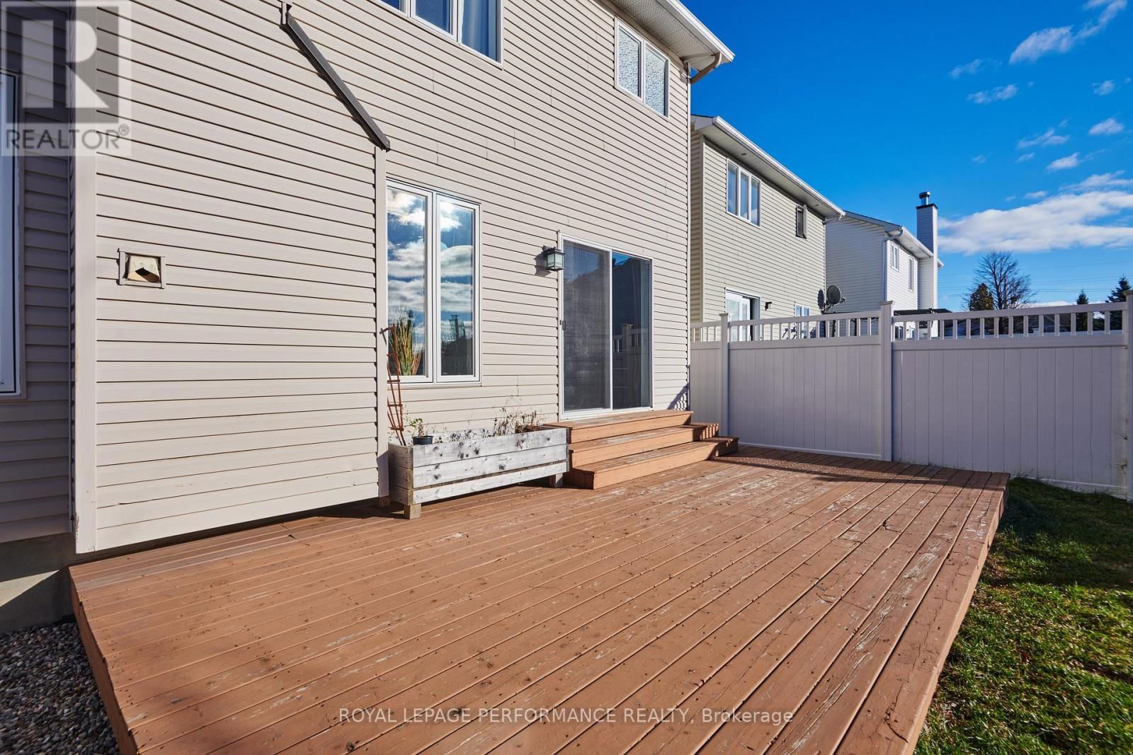 1896 NORTHLANDS DRIVE Image 32