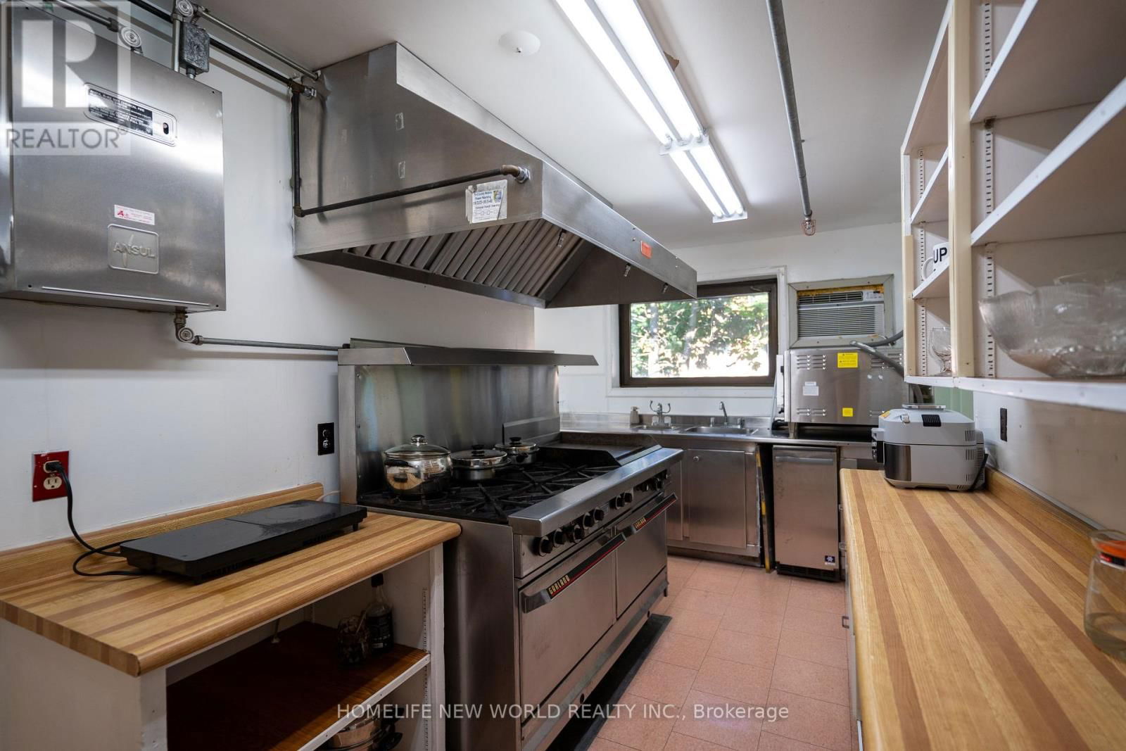 1029 4TH AVENUE WEST Image 9