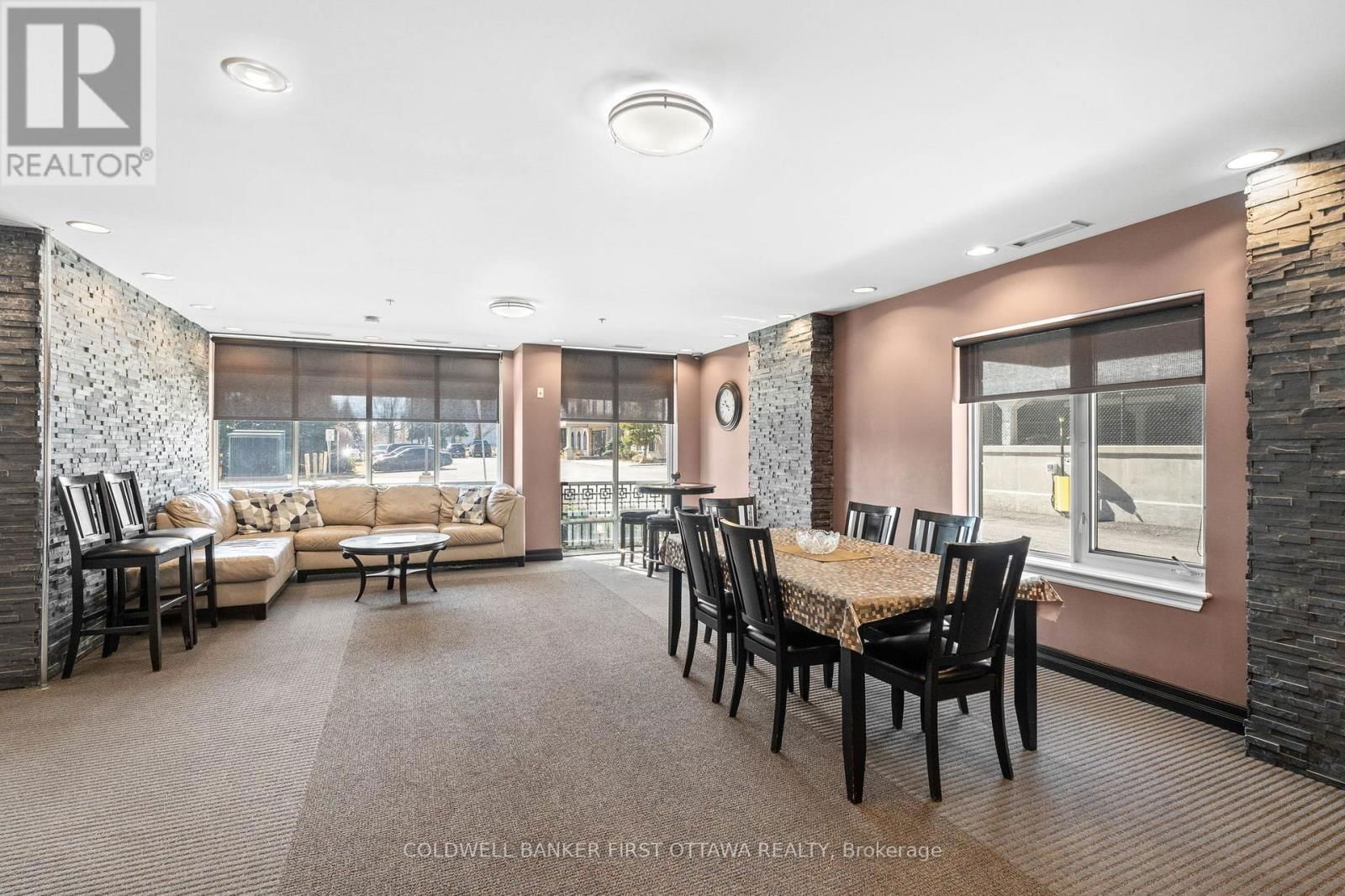 912 - 314 CENTRAL PARK DRIVE Image 26