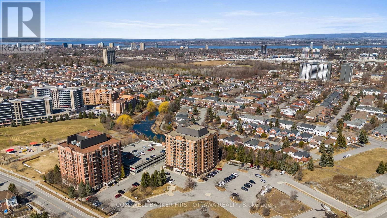 912 - 314 CENTRAL PARK DRIVE Image 30