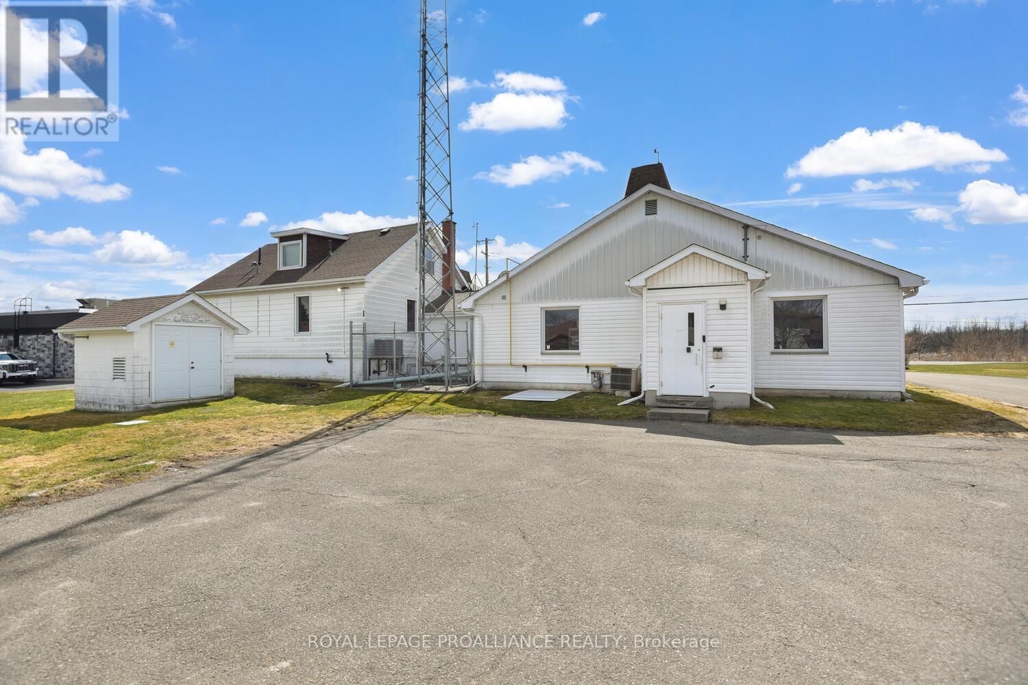 601 STEWART BOULEVARD Image 18