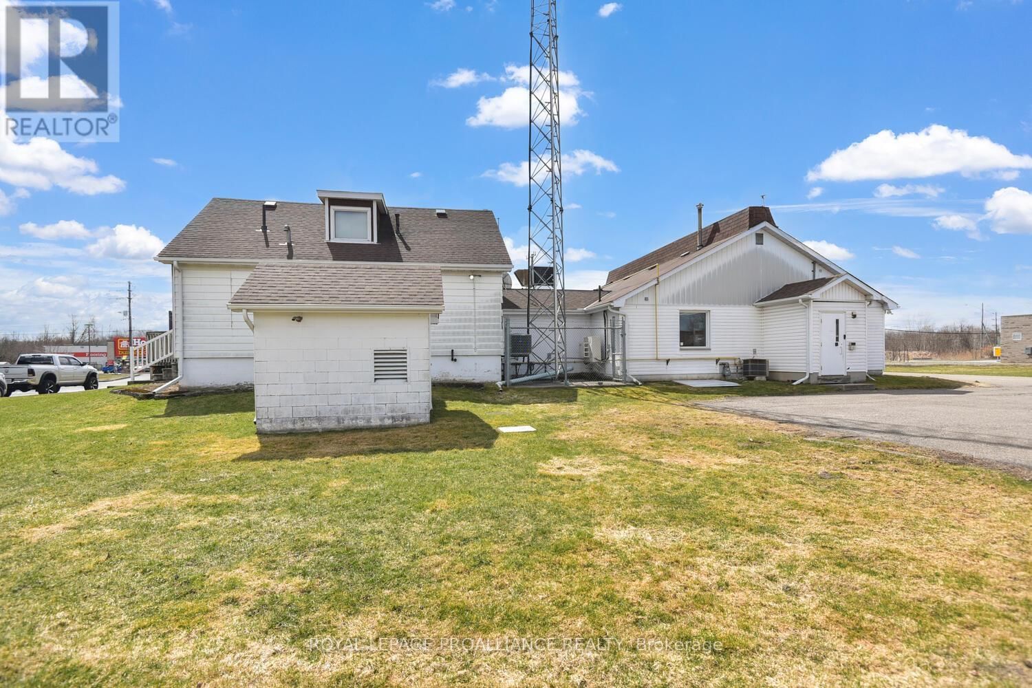 601 STEWART BOULEVARD Image 19