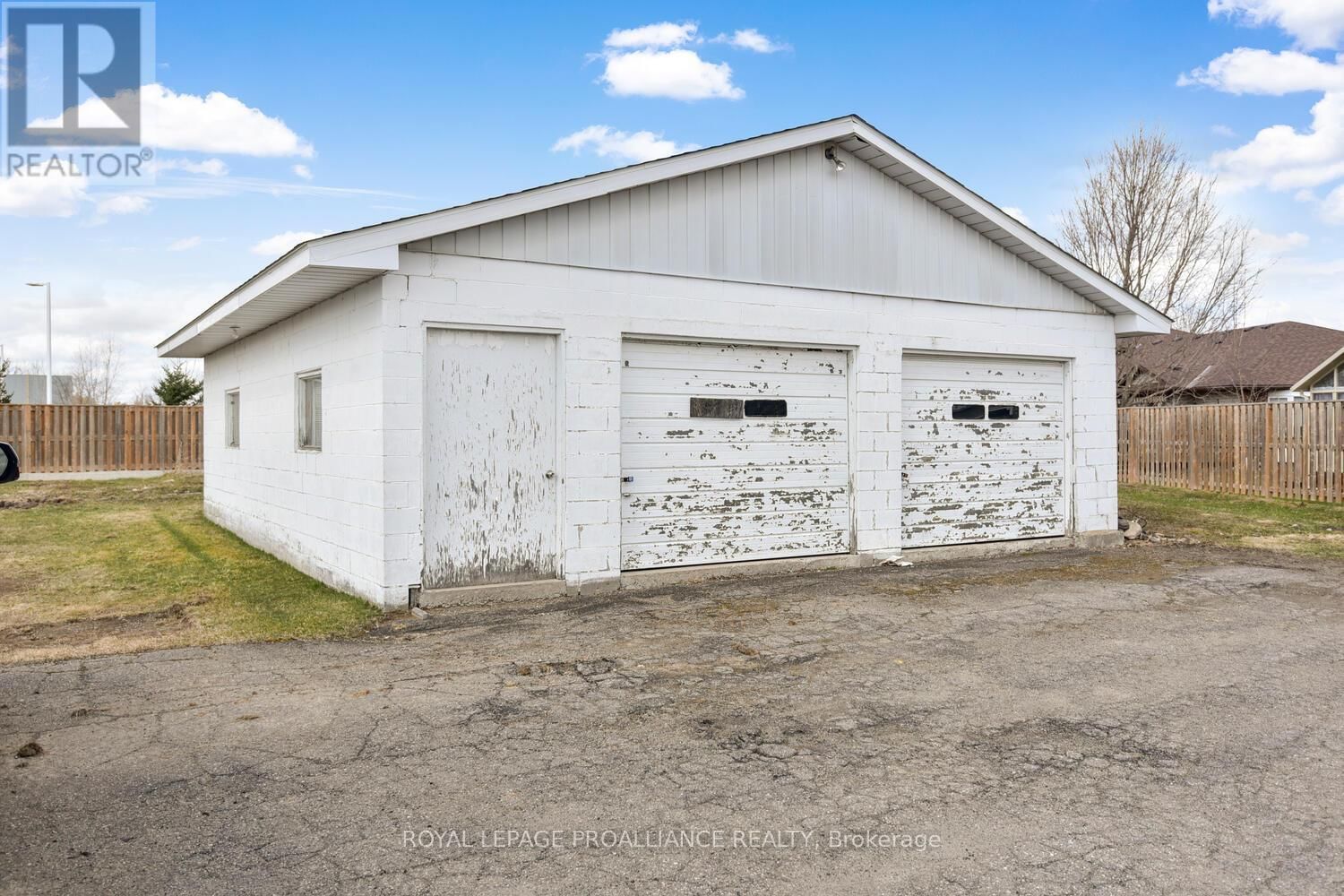 601 STEWART BOULEVARD Image 21
