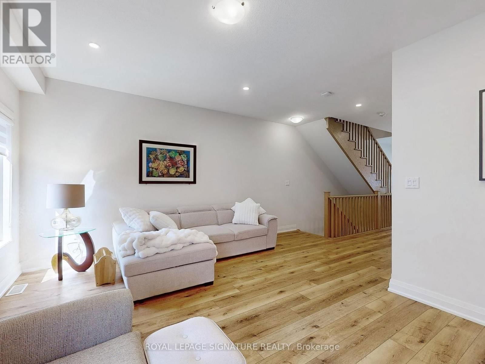 10 RASPBERRY LANE Image 11