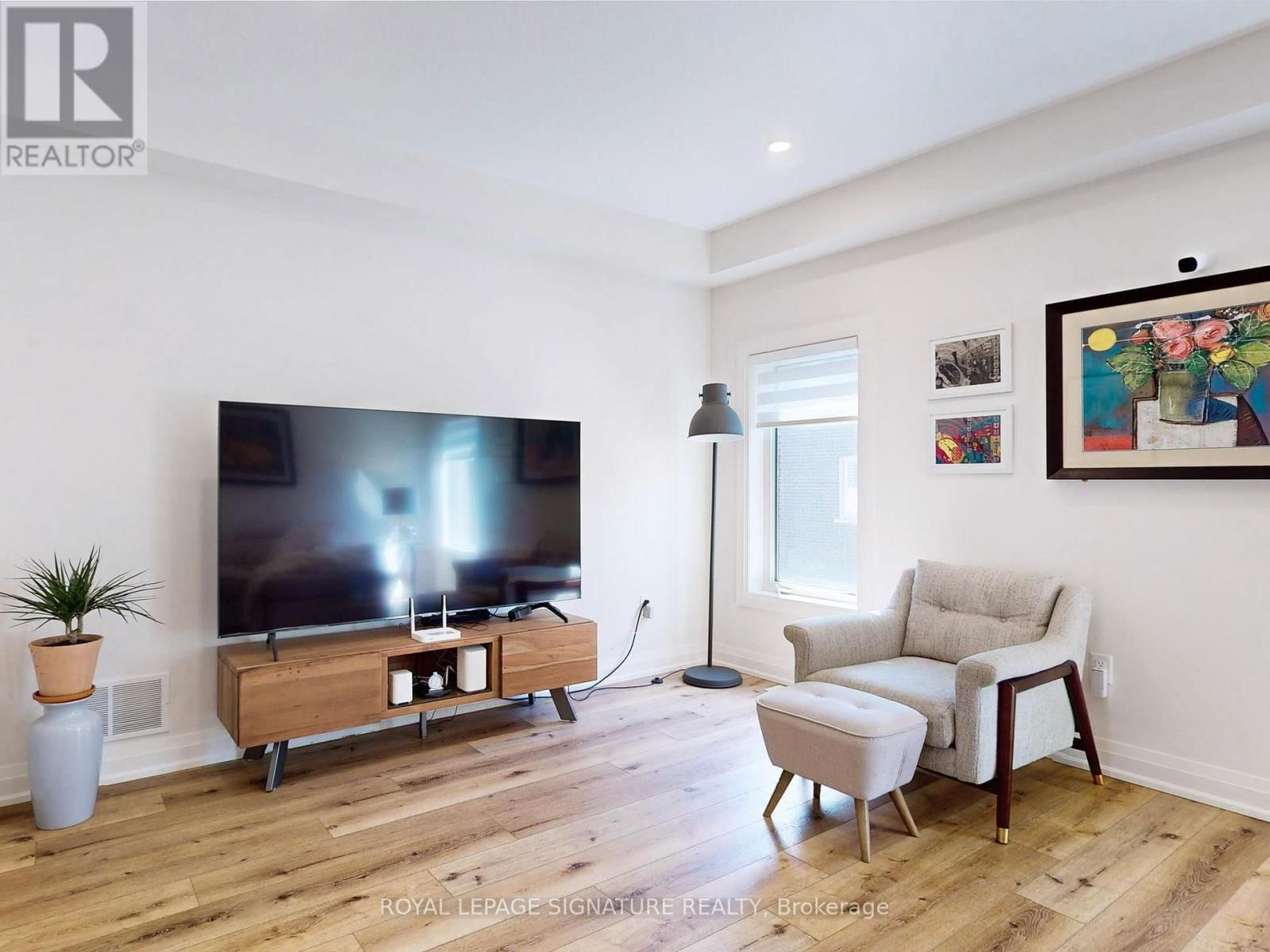 10 RASPBERRY LANE Image 12