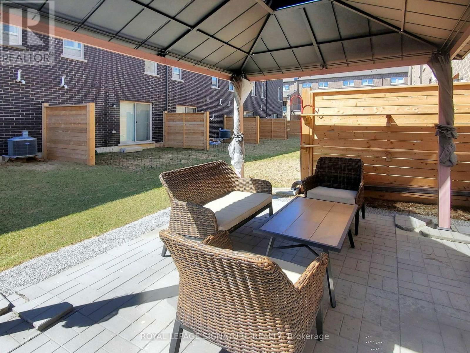 10 RASPBERRY LANE Image 34