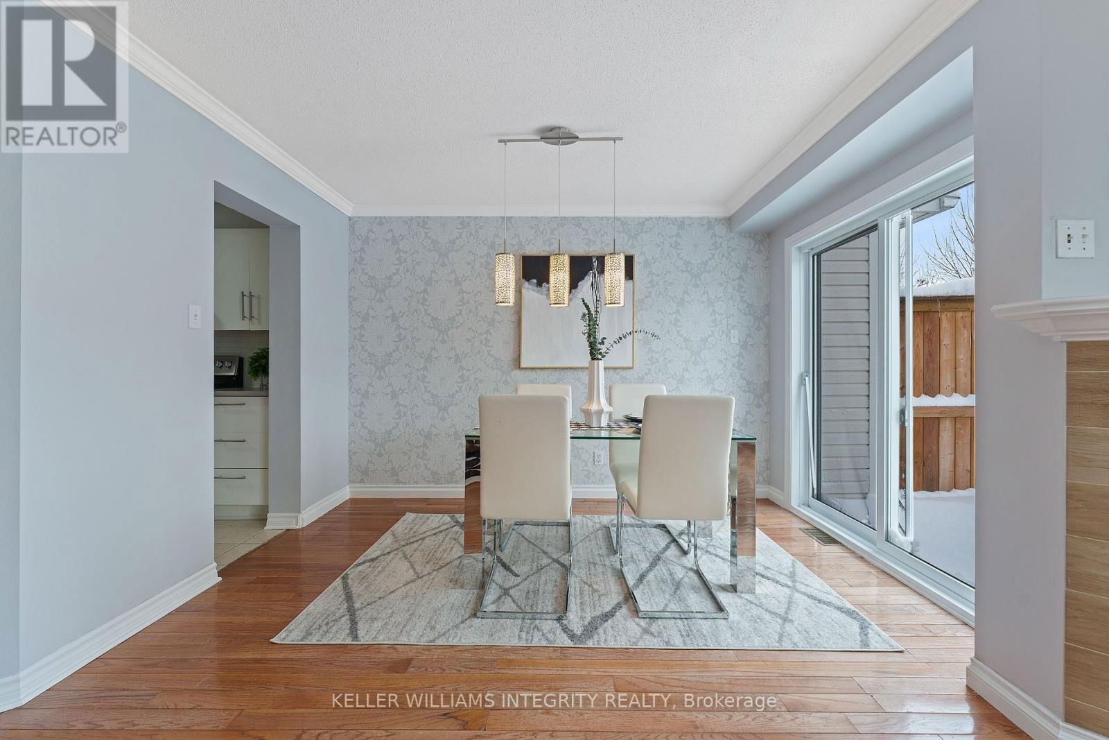 58 SHEPPARD'S GLEN AVENUE Image 12