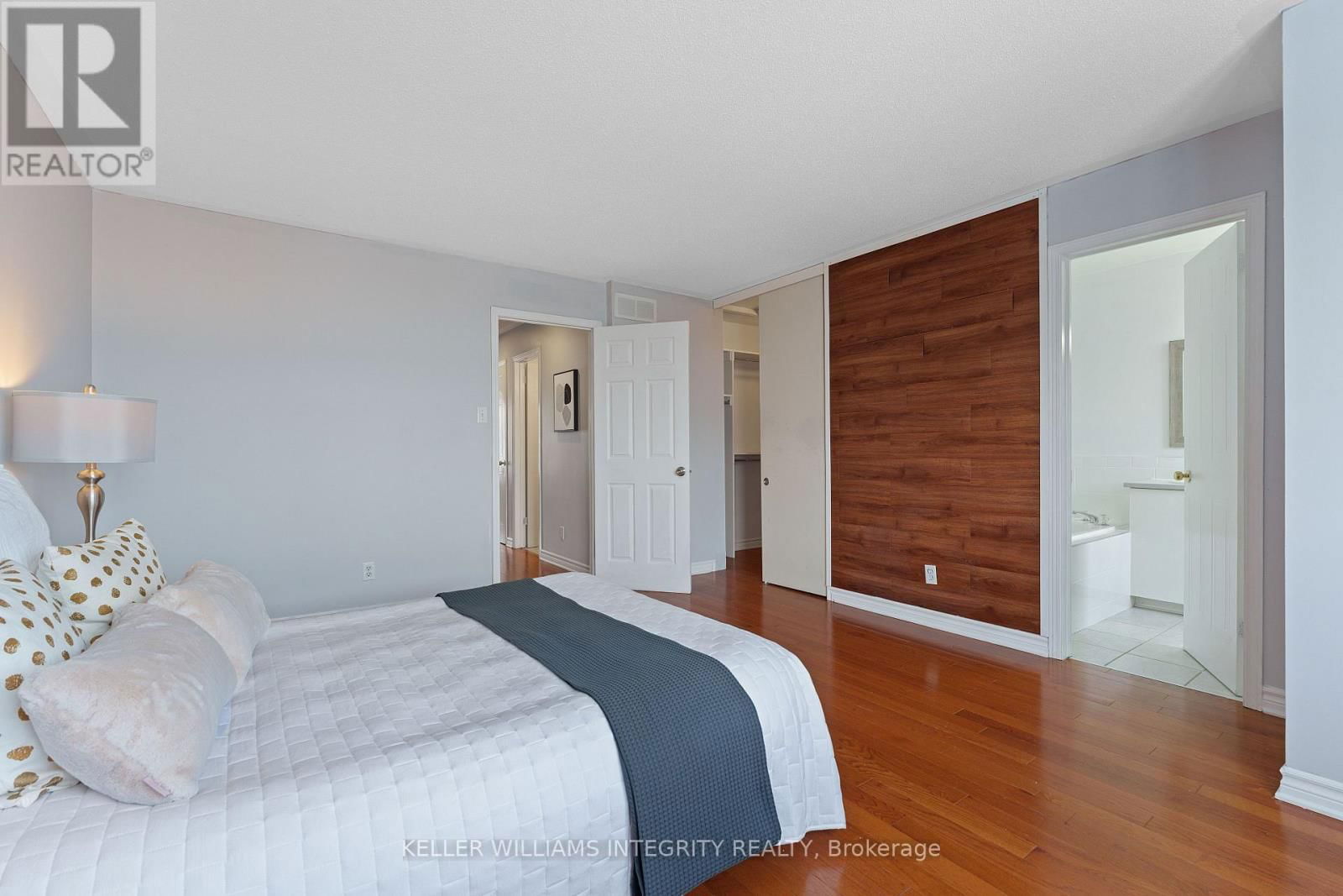 58 SHEPPARD'S GLEN AVENUE Image 17