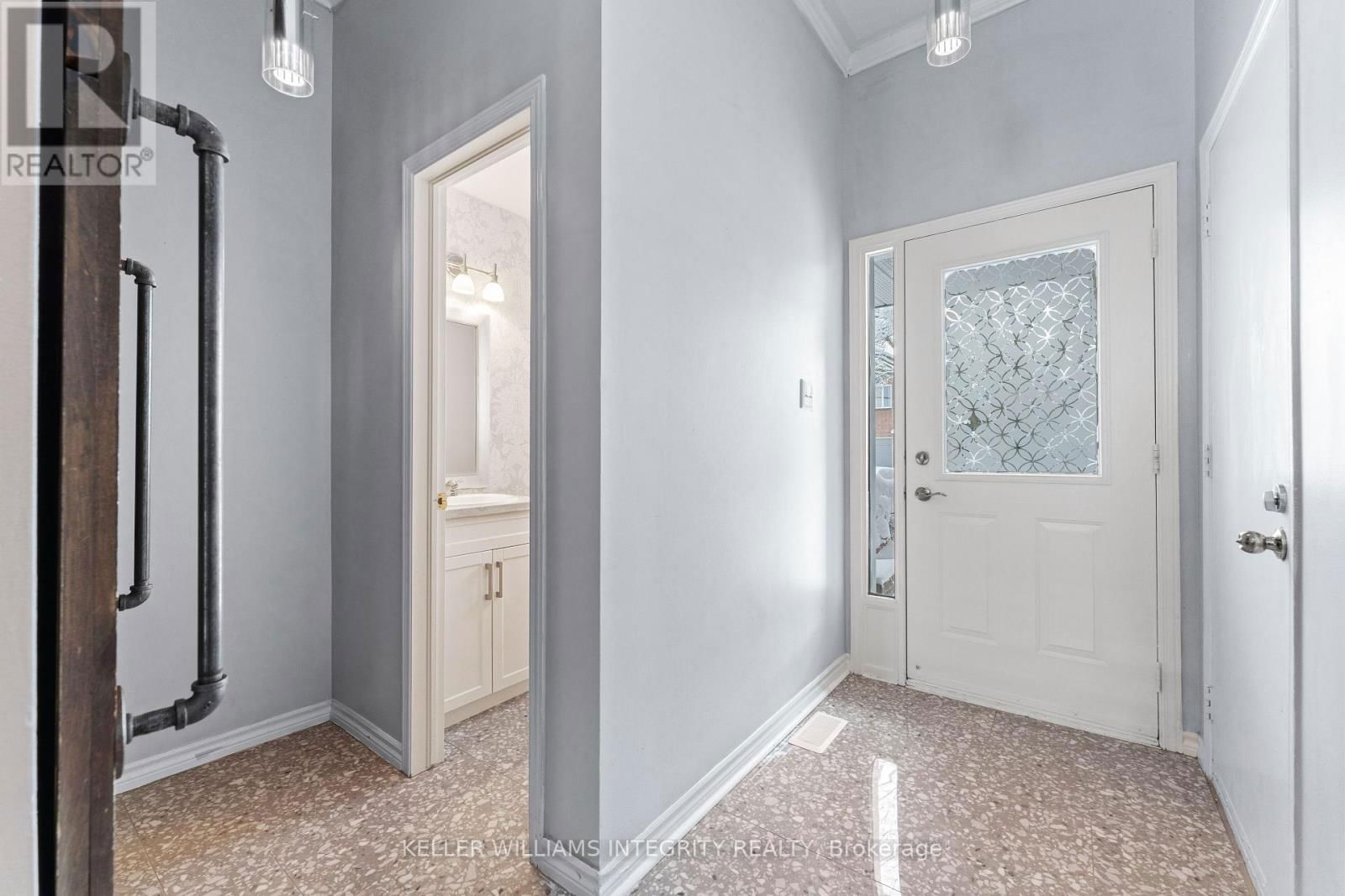 58 SHEPPARD'S GLEN AVENUE Image 2
