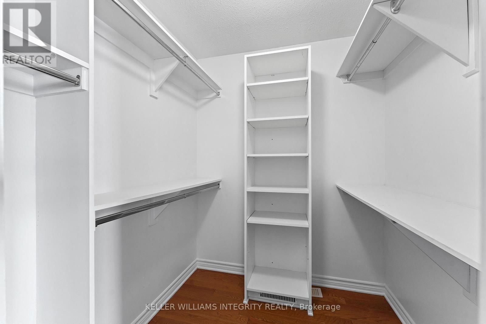 58 SHEPPARD'S GLEN AVENUE Image 20