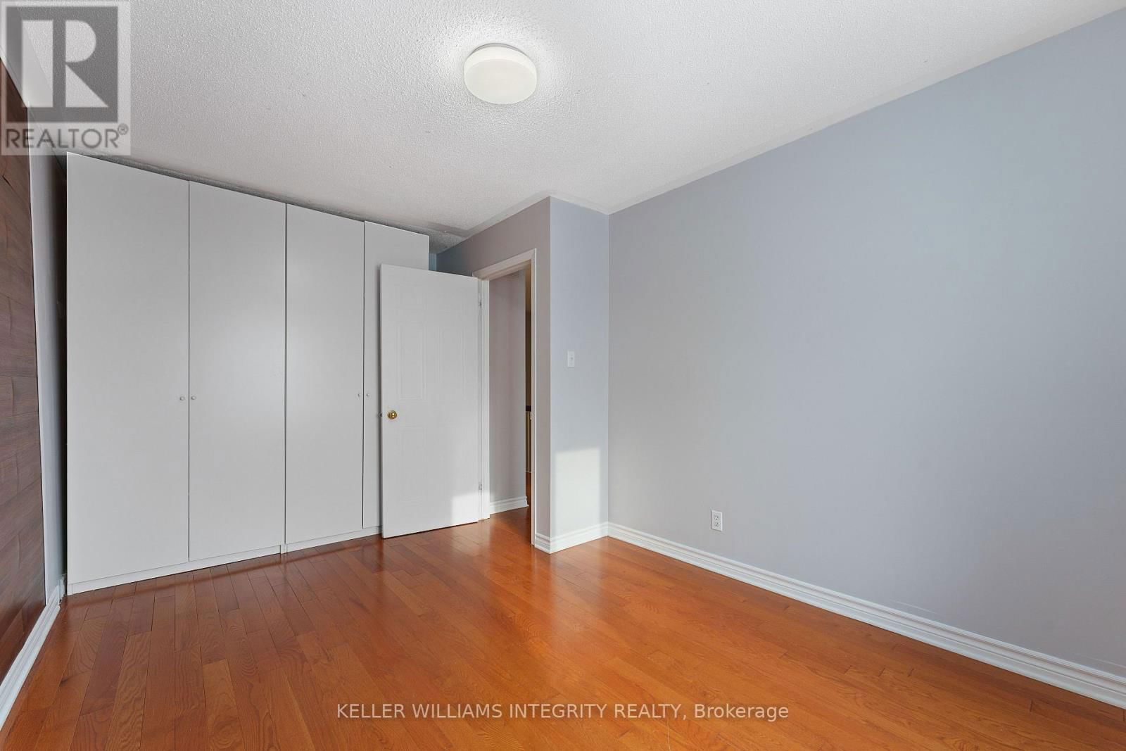 58 SHEPPARD'S GLEN AVENUE Image 23