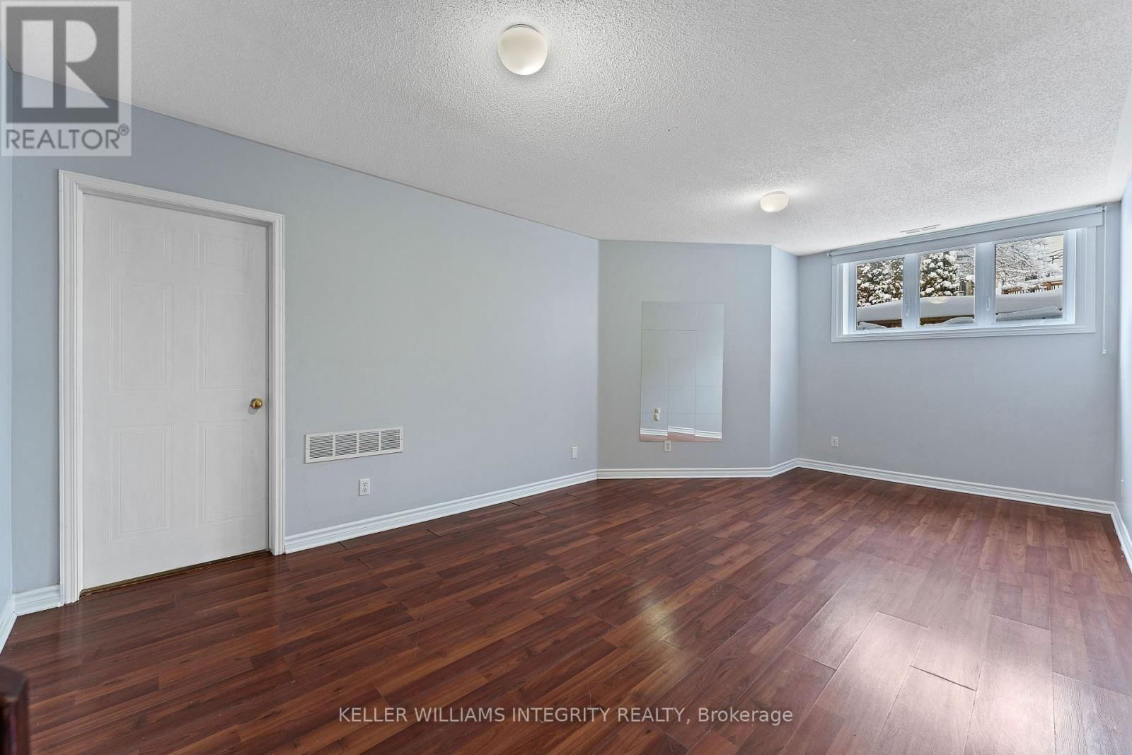 58 SHEPPARD'S GLEN AVENUE Image 28