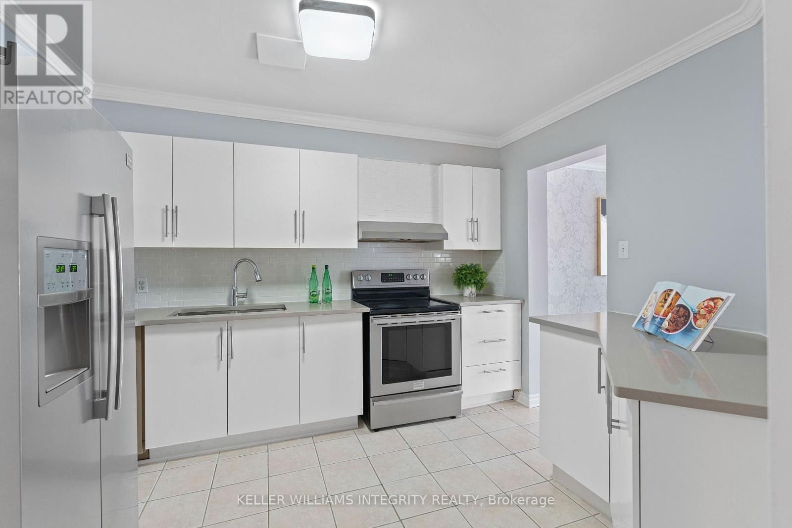 58 SHEPPARD'S GLEN AVENUE Image 6