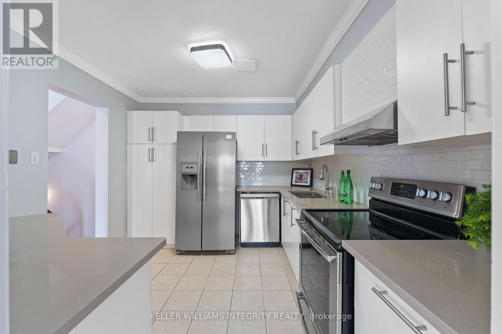 58 SHEPPARD'S GLEN AVENUE Image 7